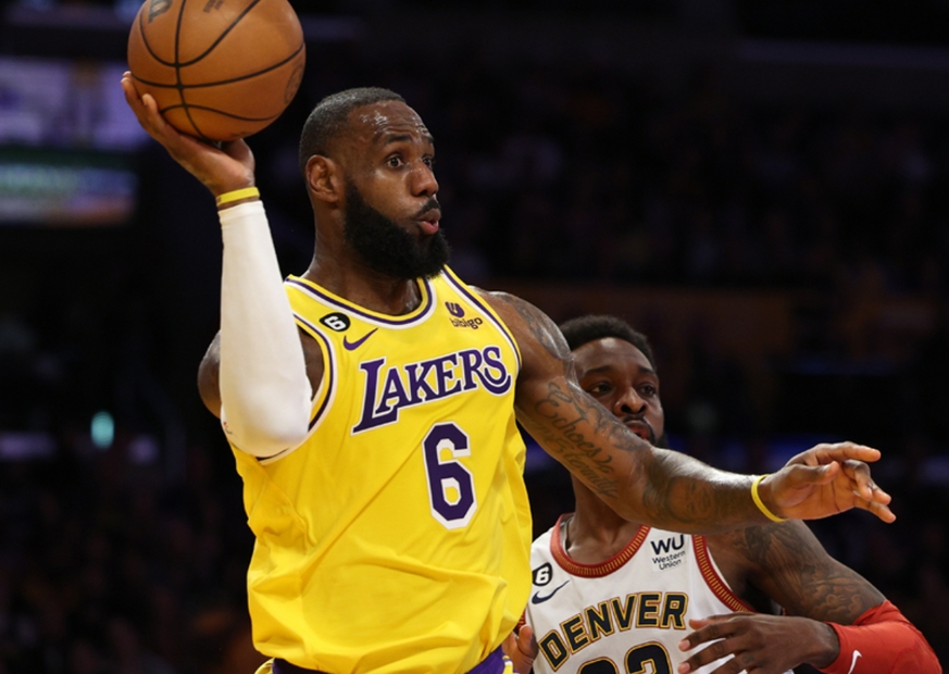 ESPN 记者称詹姆斯不会离开湖人