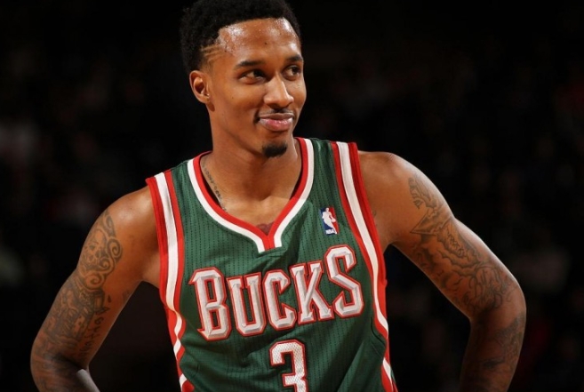 詹宁斯爆料雄鹿曾报价 4000 万 经纪人嫌少未告知