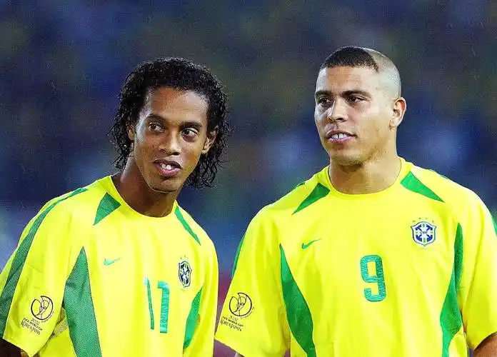 小罗盼巴黎欧冠折桂,赞安帅执教巴西队,望世界杯创佳绩