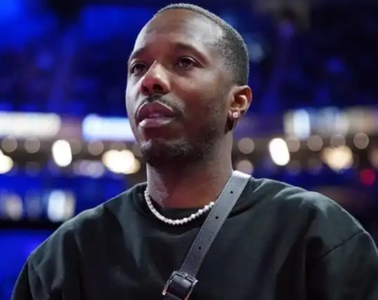 詹姆斯未来成谜 经纪人坦言不知情