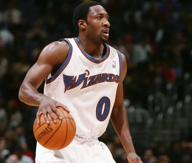 乔丹・克劳福德回忆勇士生涯：库里被主帅激发，球队潜力初显