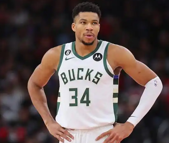 安东尼坚信字母哥不会被交易 其离队将致雄鹿倒退 15 年