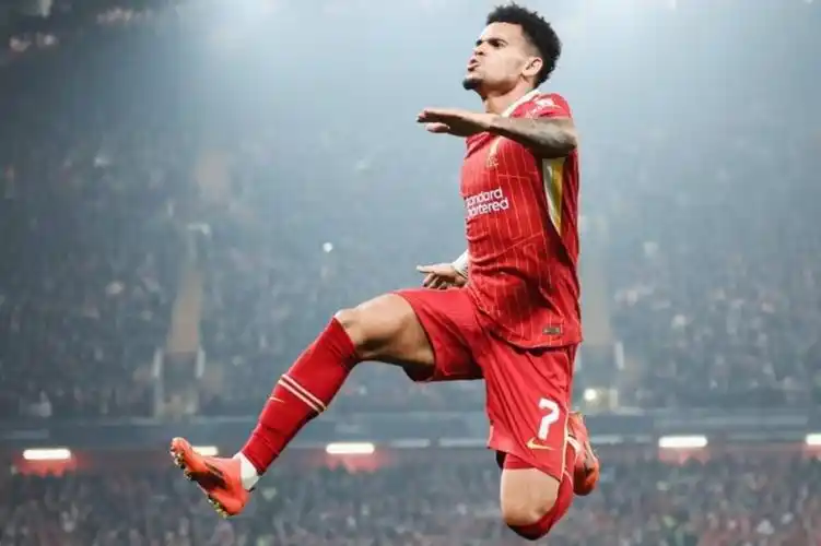 迪亚斯续约拉锯战升级！巴萨利雅得双雄竞逐利物浦王牌