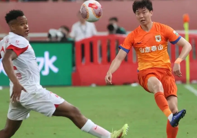 山东泰山：中超烽火中的“齐鲁铁骑”征伐传奇