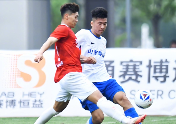 山东泰山：中超烽火中的坚韧脊梁