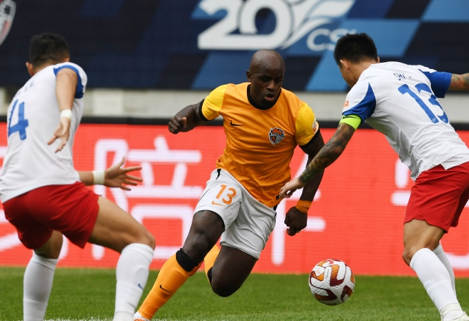 青岛海牛：中超赛场的逐浪前行者