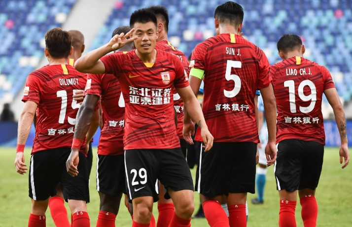 长春亚泰：中超赛场的“北国雪狼”逆袭征途