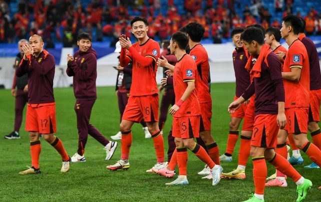 重庆主场：热血球迷，能否点燃国足的 “逆袭” 之火？