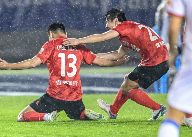 长春亚泰：中超赛场的“北国骁骑”闯荡录