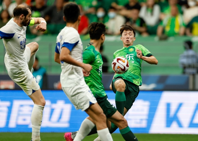 北京国安：中超绿茵的“京韵雄狮”征途