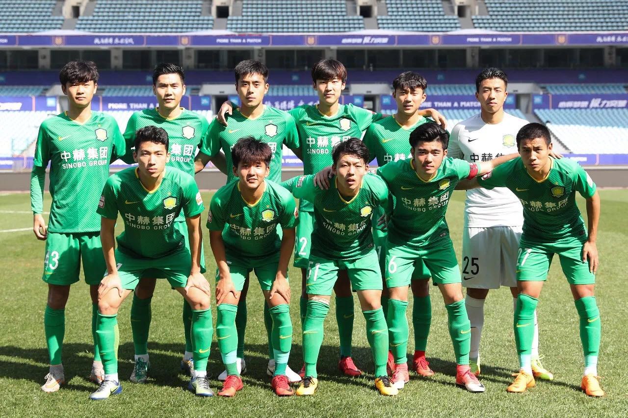 国安绿茵逐梦：赛场征程的热血与坚守