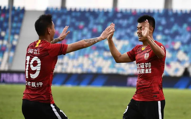 长春亚泰：中超逐梦，破浪前行