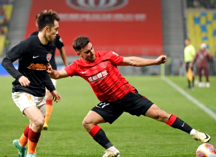 成都蓉城：中超绿茵的“蓉城烈焰”燃烧路