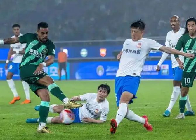 浙江队：中超绿茵上的“越地骁骑”驰骋记