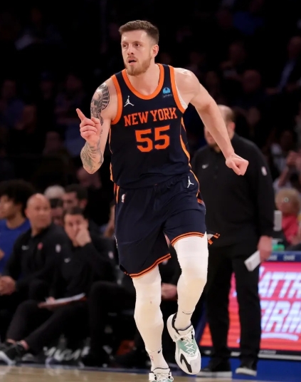 哈滕谈首发调整：服从安排 夺冠需牺牲