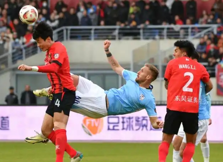 美食与足球共舞！中甲赛场变身铜梁欢乐派对