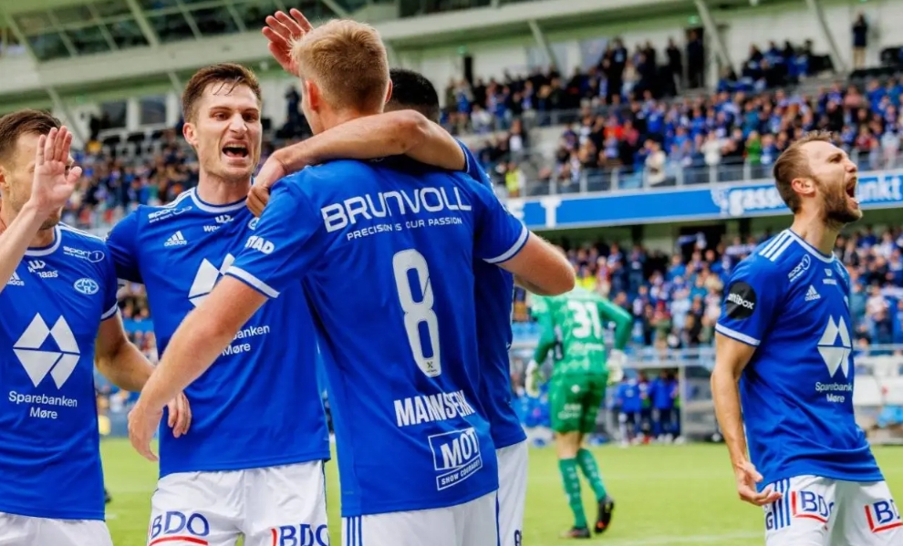 华裔球员郑泽彦挪超双响，曾表态愿归化但需保证国足主力