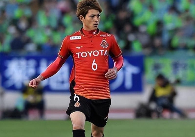 斯特拉马乔尼：名古屋鲸八的神奇蜕变魔法师