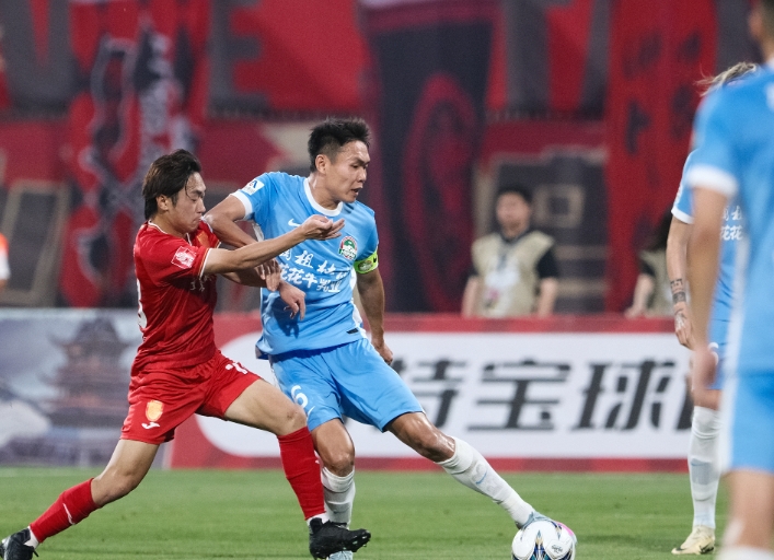 河南队：中超绿茵“中原战旗”的飘扬轨迹