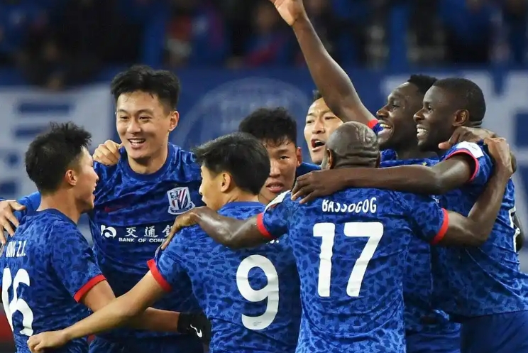 上海申花：中超赛场的“蓝魔战舰”破浪征程