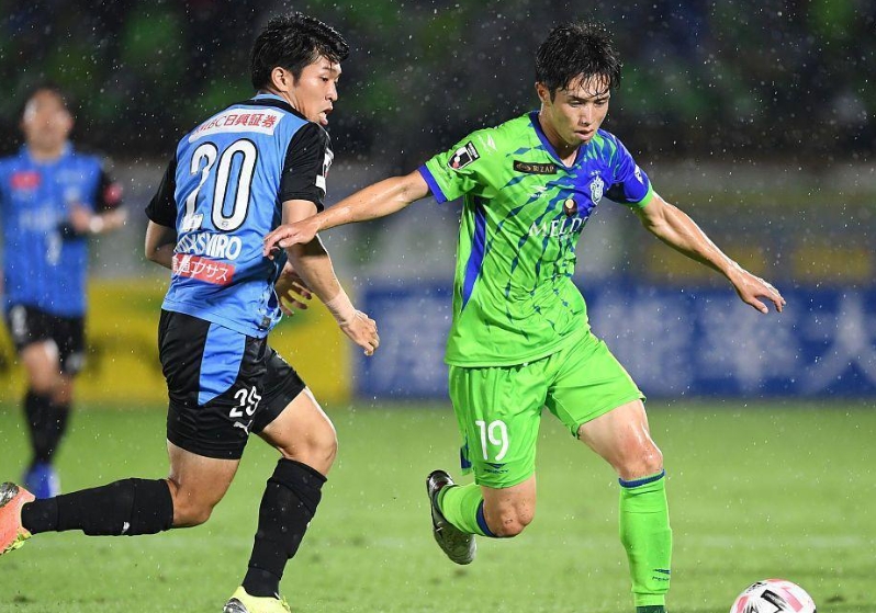 鬼木达传控战术，能否唤醒鹿岛鹿角的往日辉煌？