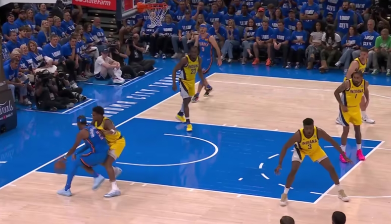 亚历山大总决赛关键时刻狂砍 14 分，比肩传奇续写新章