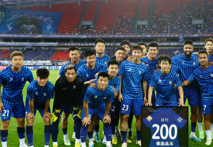 武汉三镇中超逐梦：江城健儿的绿茵传奇征途