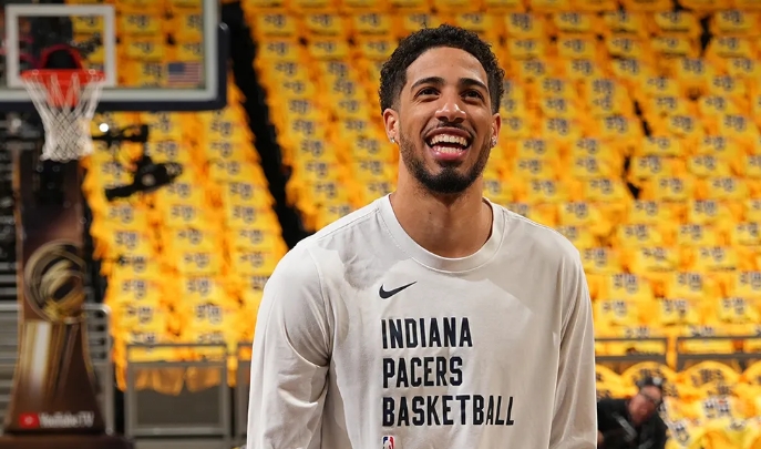 哈利伯顿伤病成 G6 悬念 出战与否牵动步行者命运