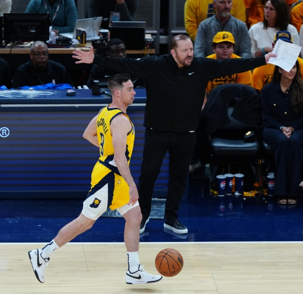 替补奇兵闪耀总决赛 贝弗利力挺麦康纳争 FMVP