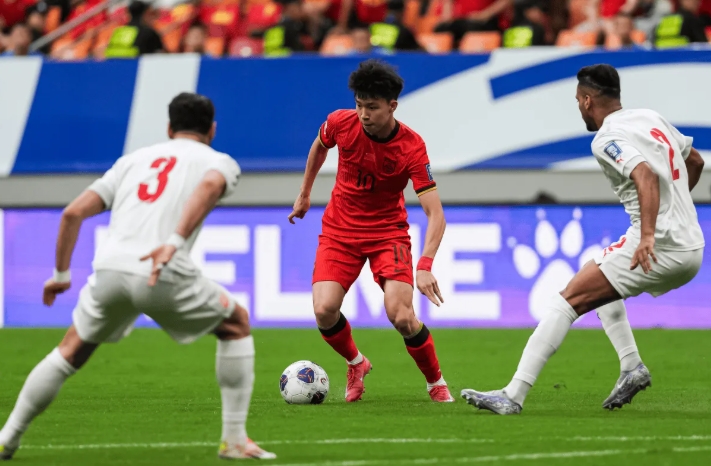王钰栋点射绝杀救主 国足 1 比 0 险胜巴林燃战世界杯梦