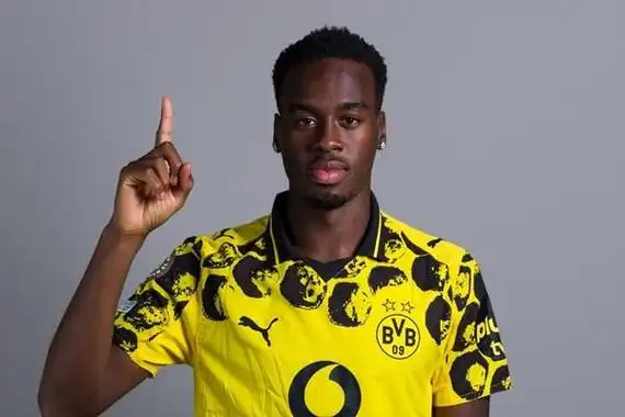 拜仁多特高层否认吉滕斯转会传闻 瓦茨克斥媒体报道为彻头彻尾骗局