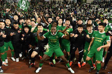 海拉提：欧冠逆旅中的无畏行者