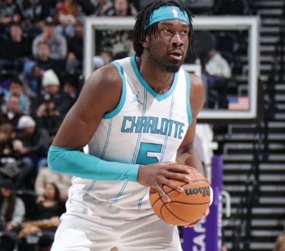 太阳喜迎中锋强援！马克・威廉姆斯开启沙漠新征程