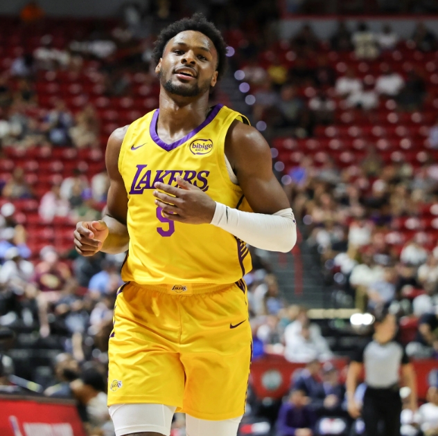 布朗尼夏联状态佳 自信提升助湖人