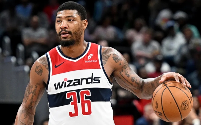 斯马特加盟湖人开创 36 号新历史