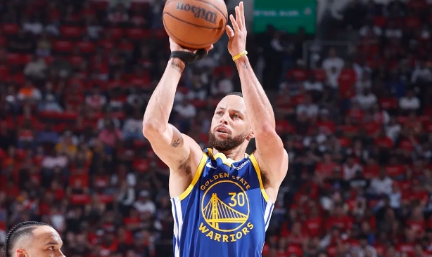 NBA 三分 “疯狂时代”：五神射场均 10 + 三分，历史首现