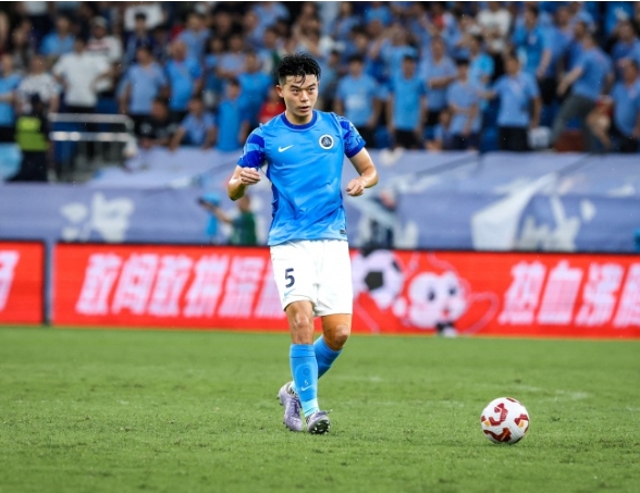 胡睿宝达成顶级联赛百场 96 后新星稳步前行