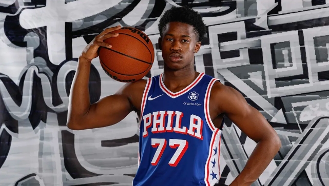 埃奇库姆坦言讨厌大学篮球 场地战术成困扰