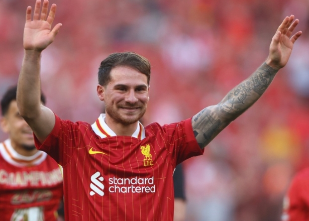 麦卡利斯特回归利物浦 剑指新赛季