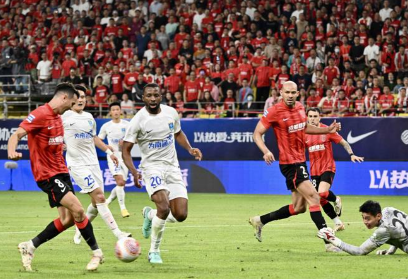 锦城绿焰耀中超：成都蓉城以“雄起”之魂点燃足球新烽火