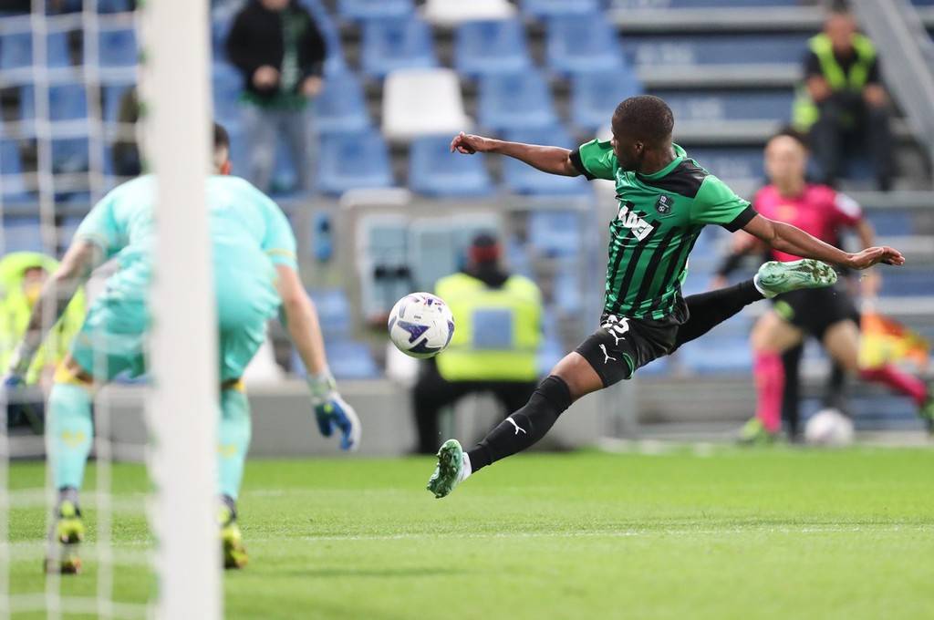 绿黑风暴:萨索洛的意甲“搅局”征途