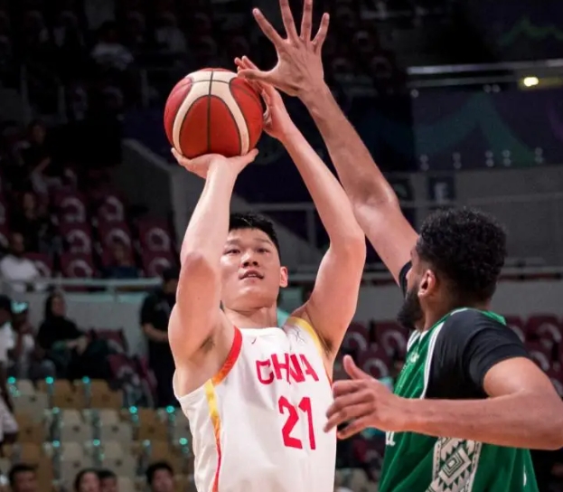 男篮 “快刀” 能否斩沙特 “联防巨龙”？