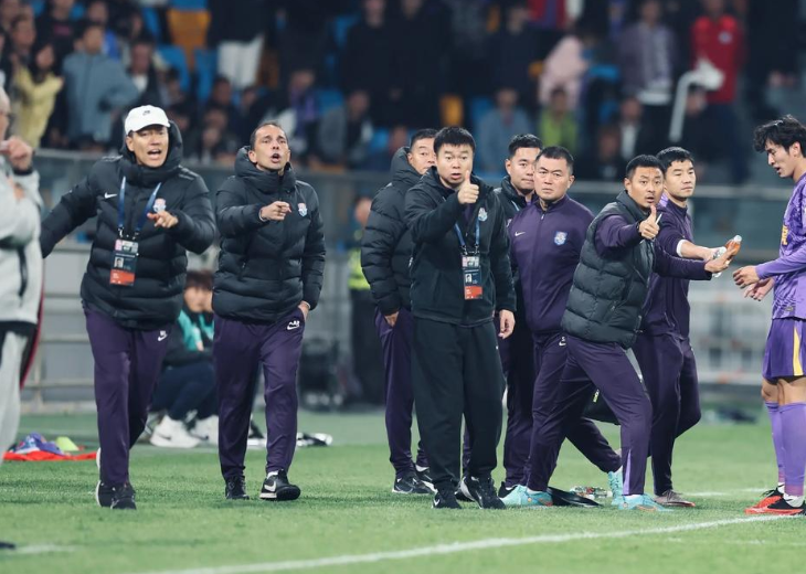 绿影踏浪行中超:浙江队以坚韧绘就赛场新画卷