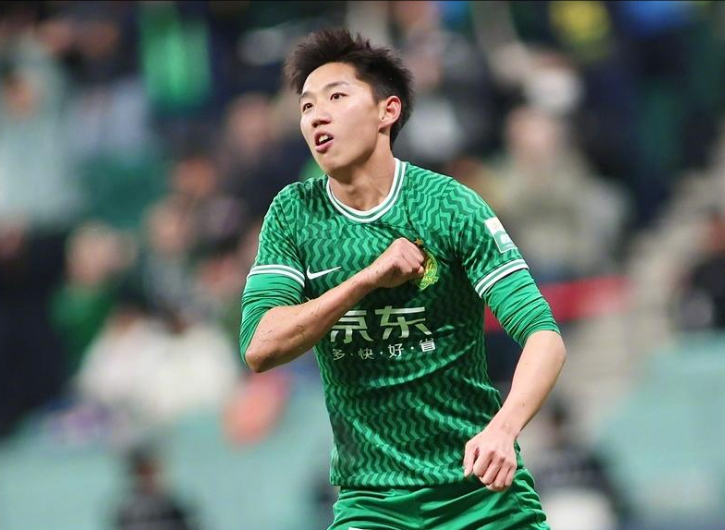 北京国安：中超绿茵的“御林铁骑”踏歌前行