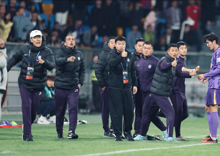 浙江队：江南绿茵的“破局者”中超奋进史