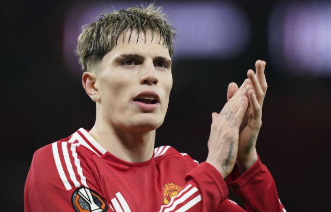 加纳乔施压曼联降价加盟切尔西