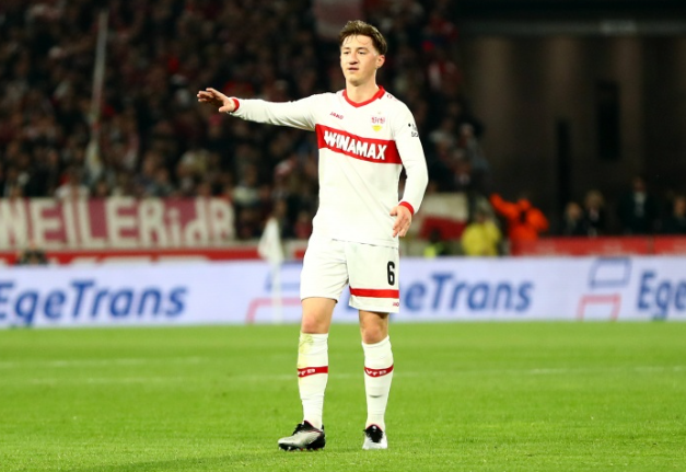 曼联中场引援：可考虑斯蒂勒