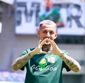 米特里策：中超劲旅的“幸福烦扰”与双线挑战