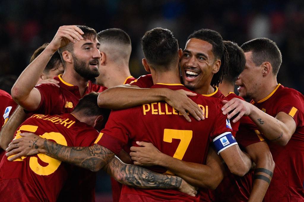 黄蓝轻骑：莱切在意甲荒野踏梦狂奔