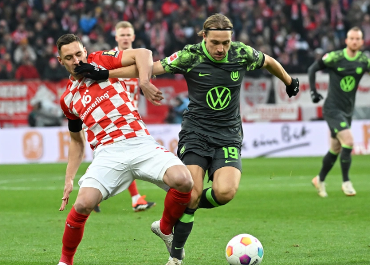 美因茨：德甲“黑马小匠”的别样逐风之旅